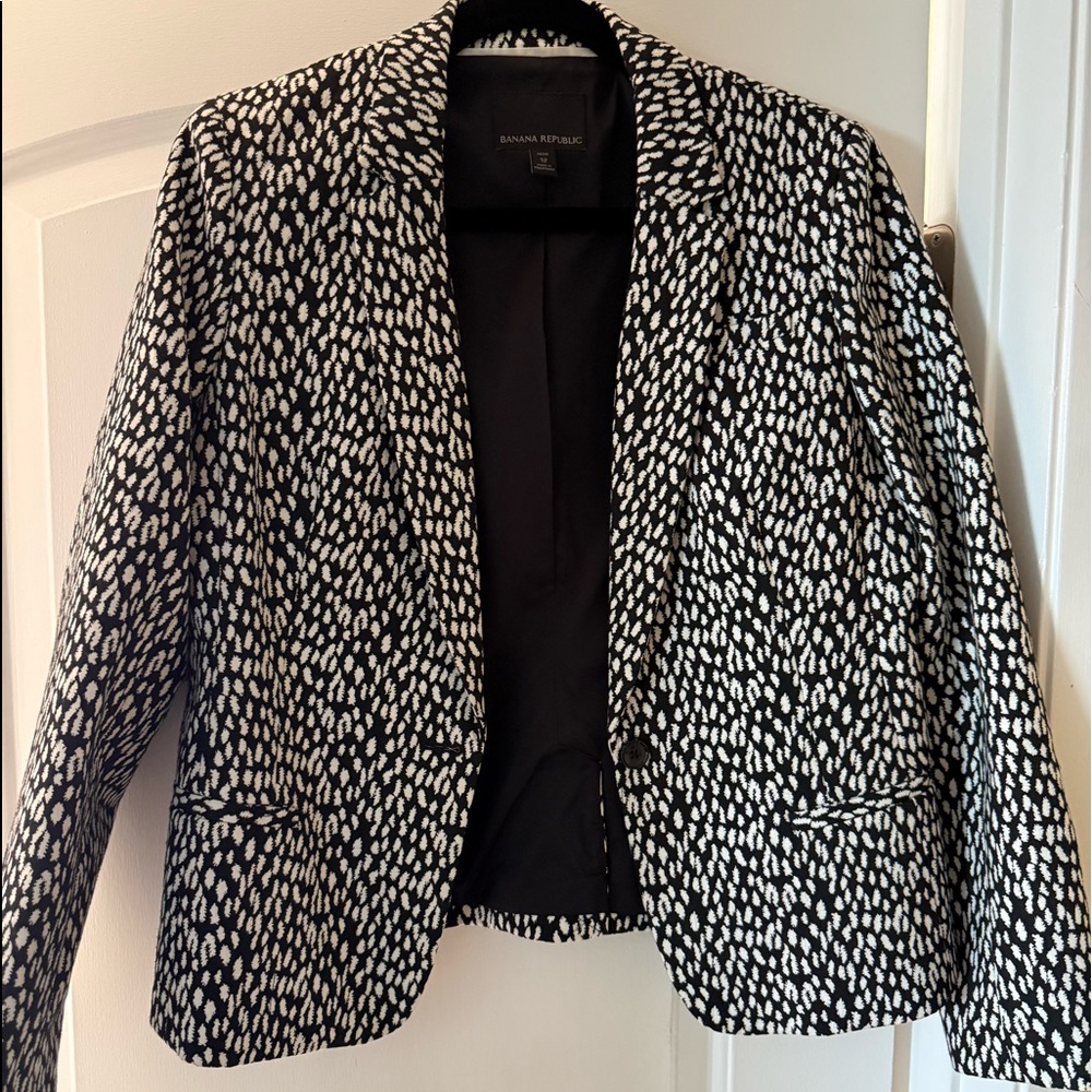 Fitted banana republic single button blazer